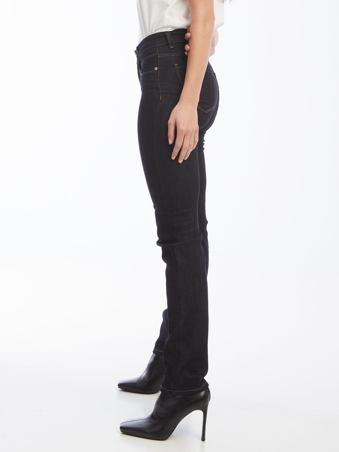 Gigi Straight 9500