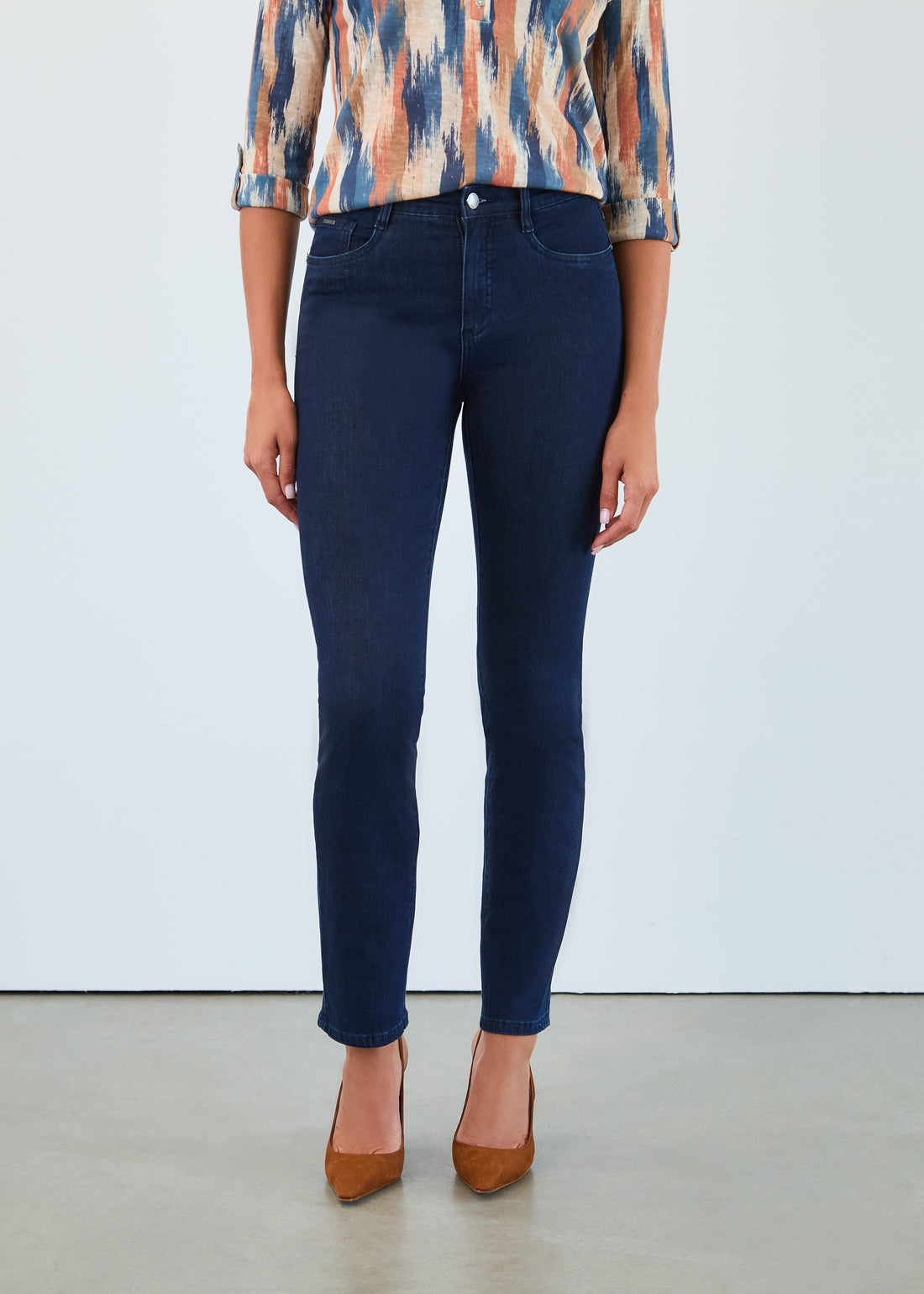 Suzanne Straight Leg 6899250