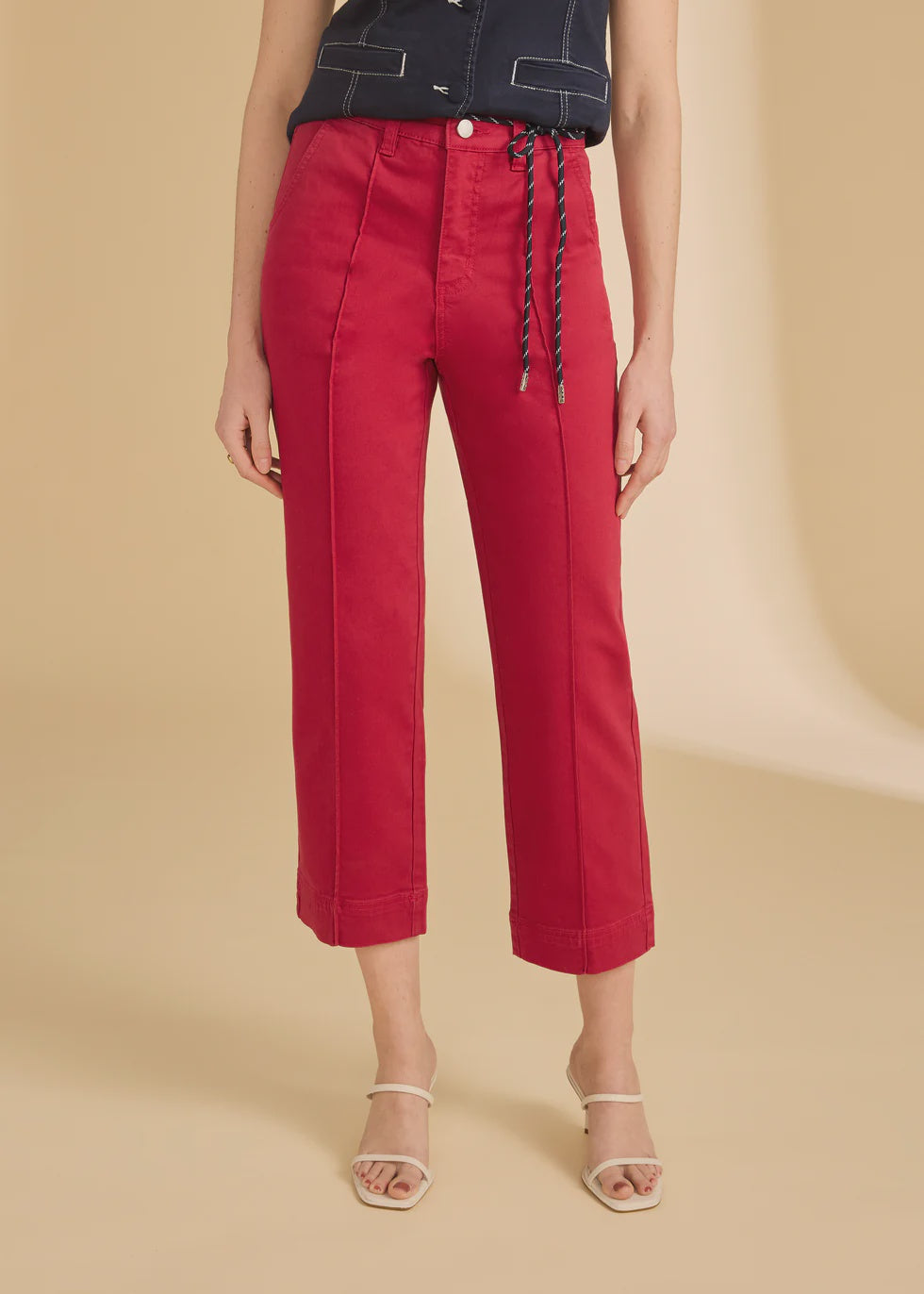Suzanne Straight Crop