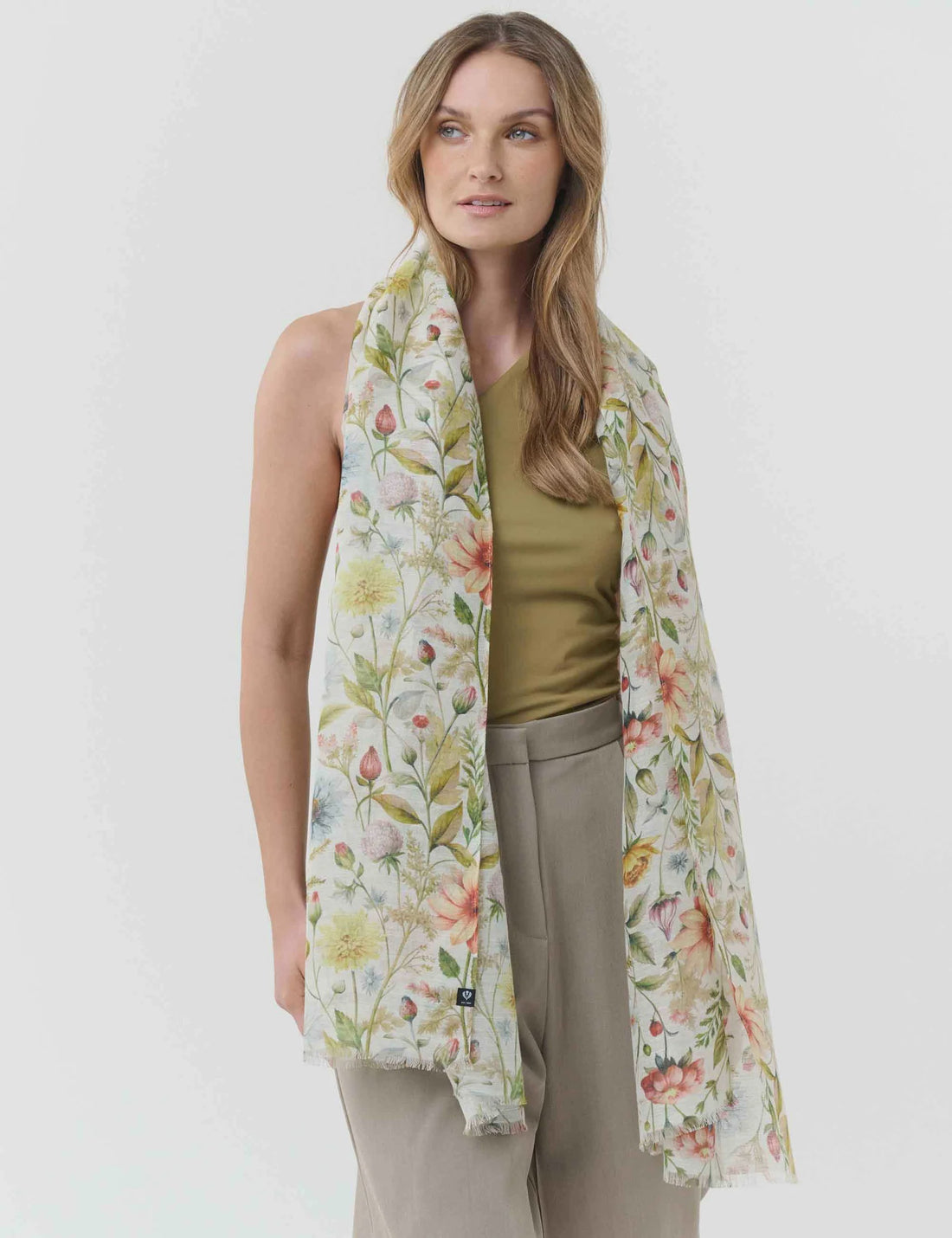 Fraas Vintage Floral Scarf